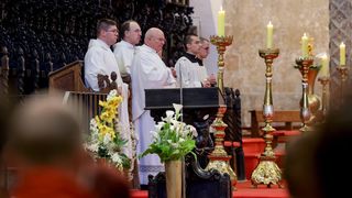Nadbiskup Milan Zgrablić predvodio misu zadušnicu za Papu Franju Nadbiskup Milan Zgrablić predvodio misu zadušnicu za Papu Franju