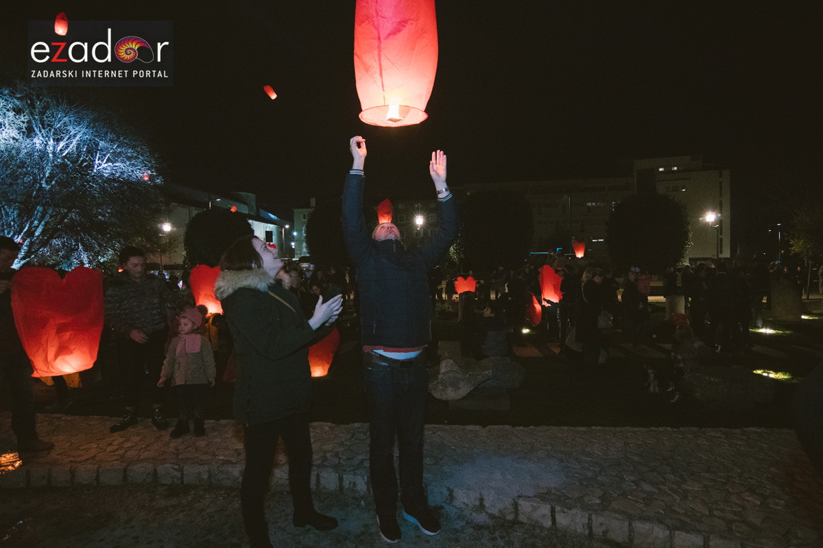 Humanitarni svjetlosni spektakl “Zaželi ljubav 2018.” @ Forum