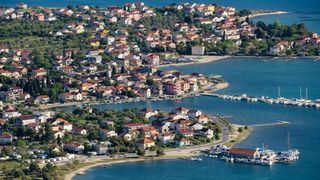 Let iznad Sukošana i Marine Dalmacija, Foto: Dino Stanin/PIXSELL Let iznad Sukošana i Marine Dalmacija, Foto: Dino Stanin/PIXSELL