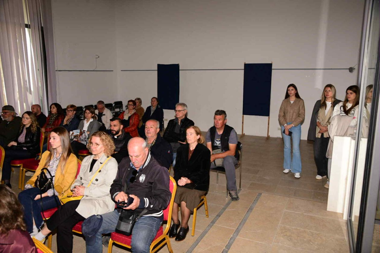 43050ac0-e3d2-471b-a466-a7dc51714f99 43050ac0-e3d2-471b-a466-a7dc51714f99