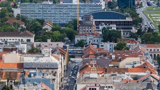 Pogled sa Zagrebačke katedrale na centar grada – Zagreb