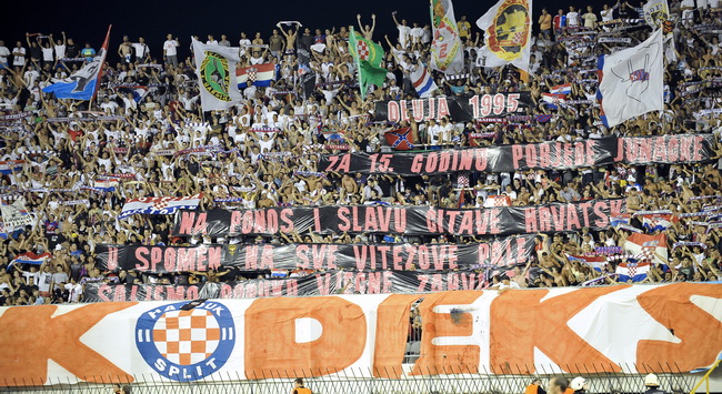 Split, 050810.
Stadion Poljud.
Uzvratna nogometna utakmica treceg predkola Europa Kupa.
Hajduk – Dinamo Bukurest.
Foto: Josko Ponos / CROPIX Split, 050810.
Stadion Poljud.
Uzvratna nogometna utakmica treceg predkola Europa Kupa.
Hajduk – Dinamo Bukurest.
Foto: Josko Ponos / CROPIX