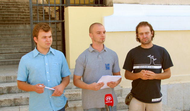 Image 1186337 (auto)