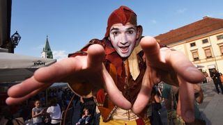 Šesti dan Špancirfesta, nastup uličnih performera Jesters Šesti dan Špancirfesta, nastup uličnih performera Jesters