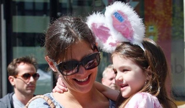 Katie Holmes i Suri ( foto JLP)
