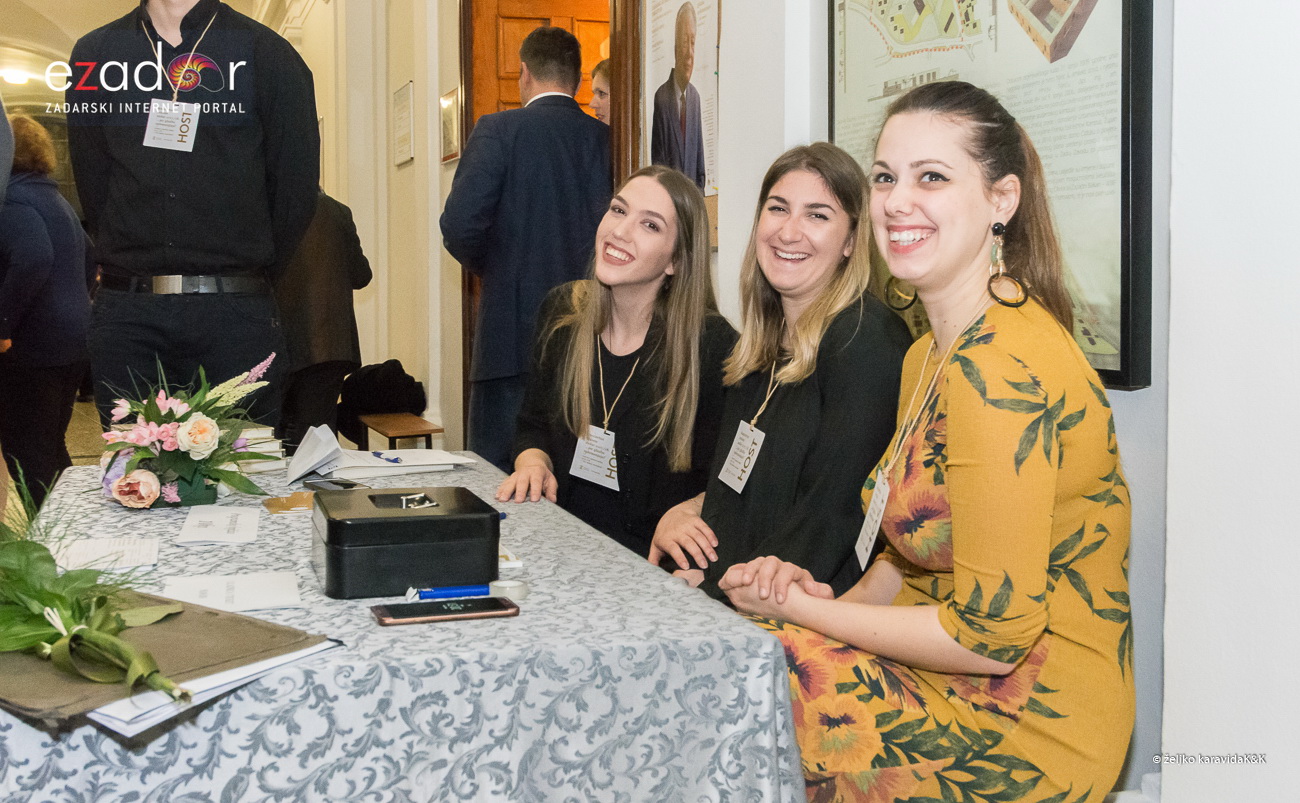 “Glazbena fantazija” Zadarskog komornog orkestra u Svečanoj dvorani Sveučilišta u Zadru. Solist Berislav Šipuš na klaviru, pod ravnanjem maestra Pavla Dešpalja “Glazbena fantazija” Zadarskog komornog orkestra u Svečanoj dvorani Sveučilišta u Zadru. Solist Berislav Šipuš na klaviru, pod ravnanjem maestra Pavla Dešpalja