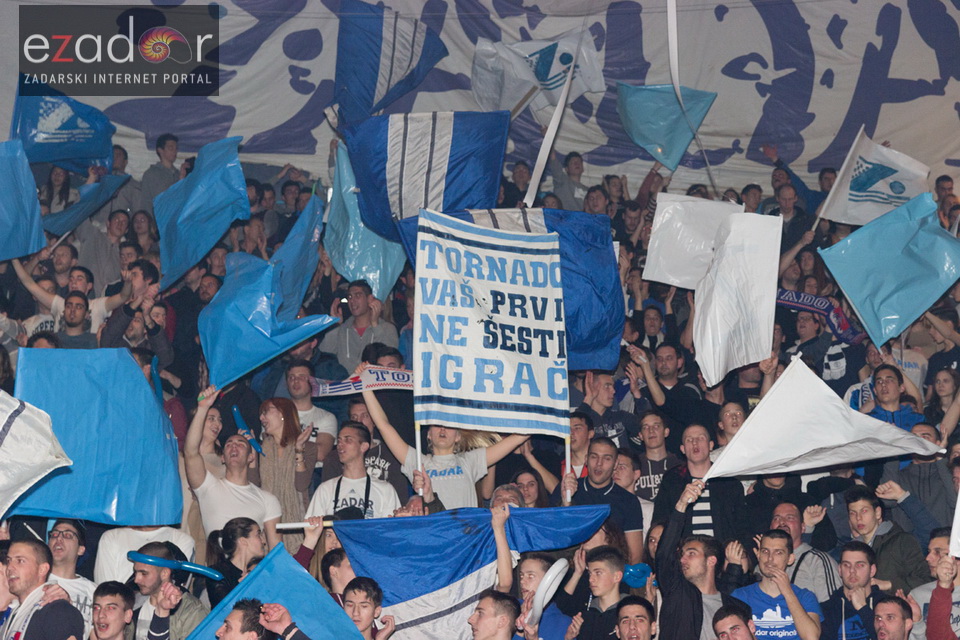 Humanitarno gledanje utakmice Zadar-Cibona u Jazinama Humanitarno gledanje utakmice Zadar-Cibona u Jazinama