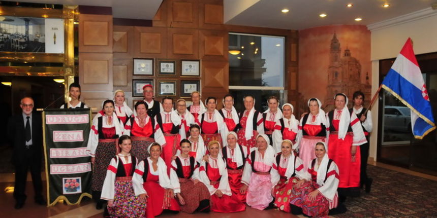 Udruga žena “Điran” na Festivalu folkolora Prag 2011., foto: D. Dilber