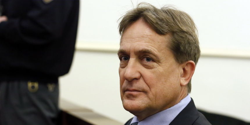 Zagreb, 190213.Zupanijski sud na Zrinjevcu.Danas je nastavljeno sudjenje bivsem premijeru RH, Ivi Sanaderu, i ostalima u slucaju Fimi – Media.Na fotografiji: bivsi ministar prometa, Bozidar Kalmeta, u svojstvu svjedoka.Foto: Damjan Tadic / CROPIX Zagreb, 190213.Zupanijski sud na Zrinjevcu.Danas je nastavljeno sudjenje bivsem premijeru RH, Ivi Sanaderu, i ostalima u slucaju Fimi – Media.Na fotografiji: bivsi ministar prometa, Bozidar Kalmeta, u svojstvu svjedoka.Foto: Damjan Tadic / CROPIX