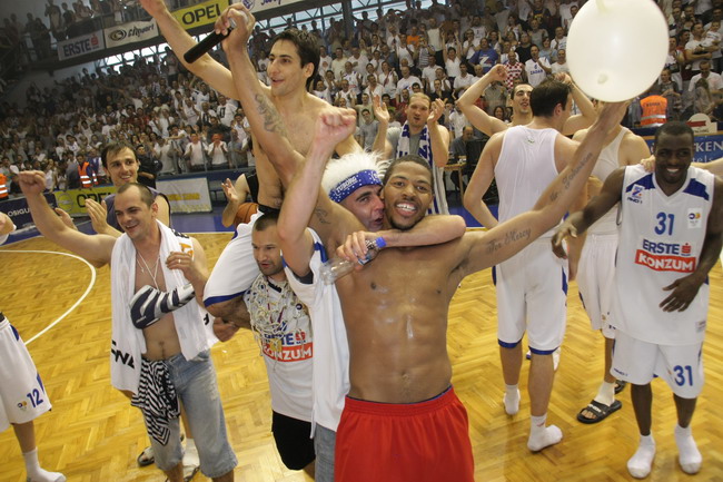 Jazine i Tornado: Prvaci za sva vremena!