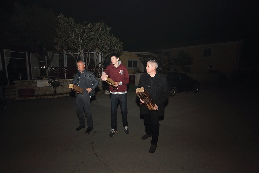 Bibinje: Održana tradicionalna procesija Velikog Petka. Foto: Leo Banić