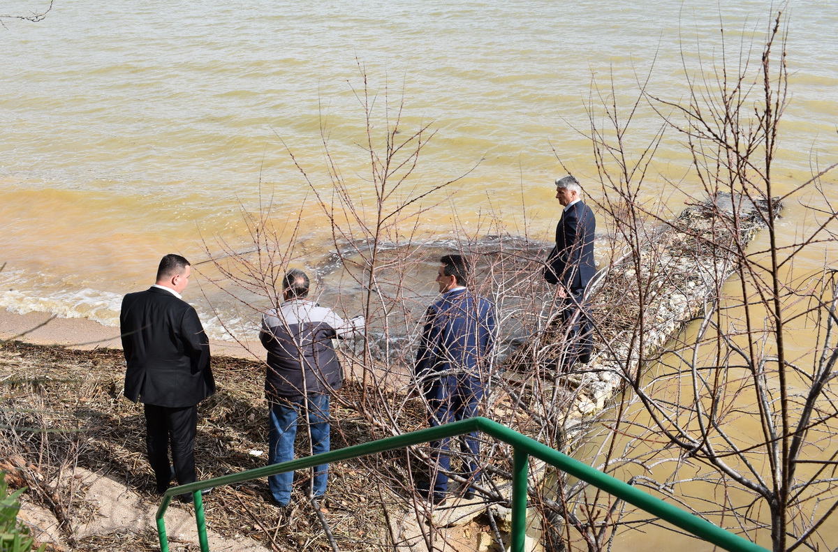 Župan Longin obišao klizišta u Posedarju Župan Longin obišao klizišta u Posedarju