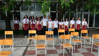 Kazališna udruga “Igrajmo se” predstavila je dramsku igru “Coffee to go” u atriju Gradske knjižnice Zadar