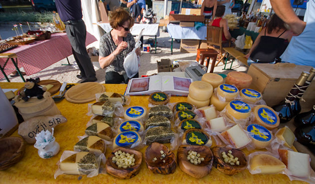 ‘Proizvodi hrvatskog sela – ZADAR 2011.’ (foto:Saša Čuka)