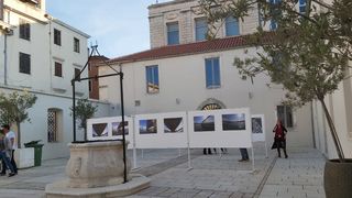 Izložba fotografija posvećenih zadarskom mostu u atriju palače Cedulin