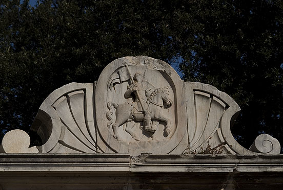 reljef s grbom Hrvoju Vukčića Hrvatinića