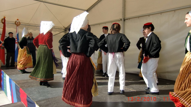 Zadarski karneval 2010: KUD “Druzina” Pag na Narodnom trgu
