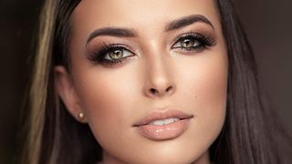 Mia Rkman, Miss Universe Hrvatske 2019. otputovala je na svjetski izbor Miss Universe 2019 koji će se 8. prosinca održati u Atlanti uz izravan prijenos na FOX televiziji.  Ljepotice sa svih krajeva zemaljske kugle počele su pristizati u Atlantu, a već i p
