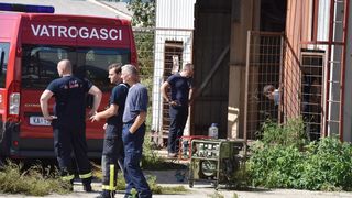 Dan poslije: Vatrogasci ispumpavaju vodu iz poplavljenih objekata