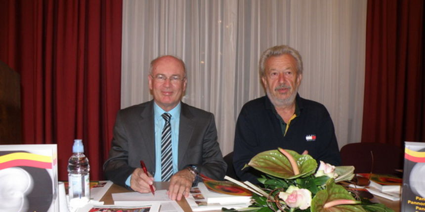 Panonski ljetopis, Šipićeve Koljnofske susrete i Panonski list pred zadarskom odabranom publikom predstavili su ugledni hrvatski književnik i slikar Tomislav Marijan Bilosnić i dr. sc. Robert Hajszan, ravnatelj Panonskog instituta Panonski ljetopis, Šipićeve Koljnofske susrete i Panonski list pred zadarskom odabranom publikom predstavili su ugledni hrvatski književnik i slikar Tomislav Marijan Bilosnić i dr. sc. Robert Hajszan, ravnatelj Panonskog instituta