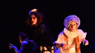 Dragon teatar- “POE – Nikad više”, foto: Iva Perinčić Dragon teatar- “POE – Nikad više”, foto: Iva Perinčić