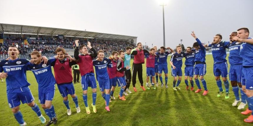 05.04.2016., Gradski stadion, Koprivnica – Polufinale hrvatskog nogometnog kupa, NK Slaven Belupo – HNK Rijeka. Photo: Vjeran Zganec-Rogulja/PIXSELL 05.04.2016., Gradski stadion, Koprivnica – Polufinale hrvatskog nogometnog kupa, NK Slaven Belupo – HNK Rijeka. Photo: Vjeran Zganec-Rogulja/PIXSELL