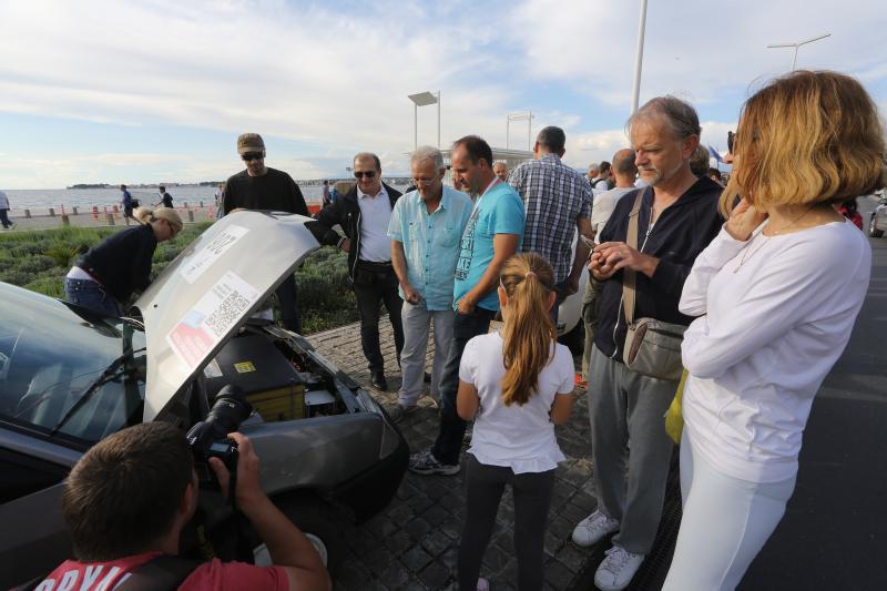 Pokraj Pozdrava Suncu u sklopu Nikola Tesla EV Rally-a predstavljeni su automobili na elektricni pogon. Photo: Filip Brala/PIXSELL Pokraj Pozdrava Suncu u sklopu Nikola Tesla EV Rally-a predstavljeni su automobili na elektricni pogon. Photo: Filip Brala/PIXSELL