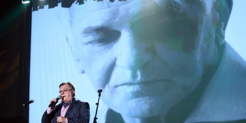 U koncertnoj dvorani Vatroslav Lisinski održan koncert “Hiljade pahulja bijelih” posvećen Kemalu Montenu. Foto. Goran Stanzl/PIXSELL