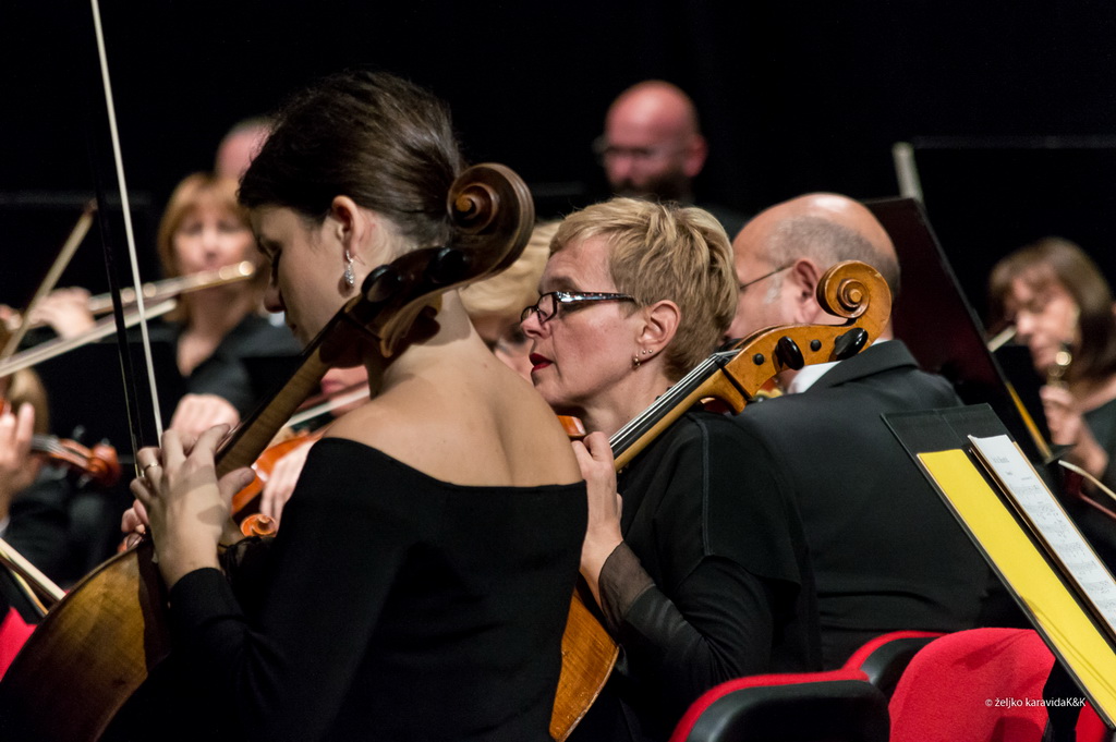 Simfonijski orkestar HRT-a pod ravnjanjem Enrica Dinda otvorio koncertnu sezonu u Zadru Simfonijski orkestar HRT-a pod ravnjanjem Enrica Dinda otvorio koncertnu sezonu u Zadru