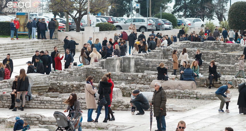 Badnjak u gradu 24. prosinca 2020.