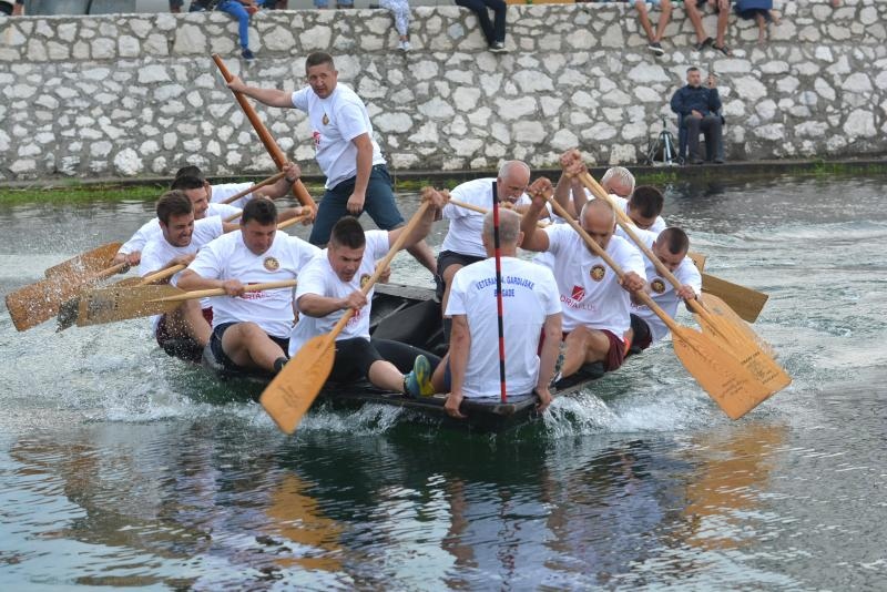 Opuzen: Utrke veslača za startne pozicije za 19. maraton lađa na Neretvi. Photo: Damir Špehar/PIXSELL