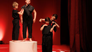 Igrajmo se: Zabranjeno mlađima od 15 strana A