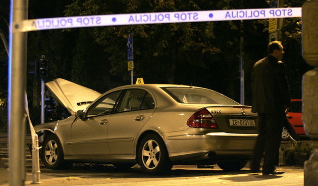 Teska prometna nesreca na krizanju Klaiceve i Kaciceve u kojoj su sudjelovali automobili marke Mercedes i Renault. Vozac koji je upravljao Mercedesom je Drazen Ladic. Na slici: Drazen Ladic. Foto: Bernard Covic / Cropix