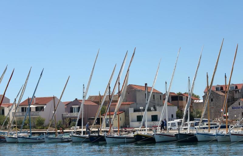 Betina: Regata na latinsko idro “Za dušu i tilo”. Photo: Duško Jaramaz/PIXSELL