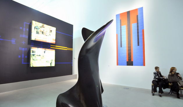 Zagreb , 111209.Nakon sest godina izgradnje otvoren je Muzej suvremene umjetnosti. Na otvorenju su se pojavili mnogi politicari, umjetnici i glazbenici. Foto Marko Miscevic/ CROPIX