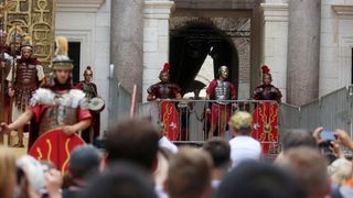 Split: Svakog dana car Dioklecijan i njegova supruga Priska pozdravljaju građane