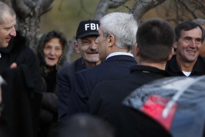 Gracac, 251110.
Danas popodne predsjednik Srbije Boris Tadic i predsjenik Hrvatske Ivo Josipovic posjetili su Gracac i sajam tradicijskih proizvoda i obrta pod nazivom Jesen u Gracacu.
Foto: Jure Miskovic / CROPIX Gracac, 251110.
Danas popodne predsjednik Srbije Boris Tadic i predsjenik Hrvatske Ivo Josipovic posjetili su Gracac i sajam tradicijskih proizvoda i obrta pod nazivom Jesen u Gracacu.
Foto: Jure Miskovic / CROPIX