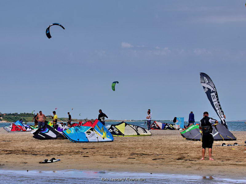 Kite surferi guštaju u Ninu