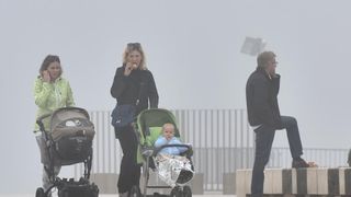 Zadar već treći dan okovan gustom maglom. Foto: Dino Stanin/Pixsell