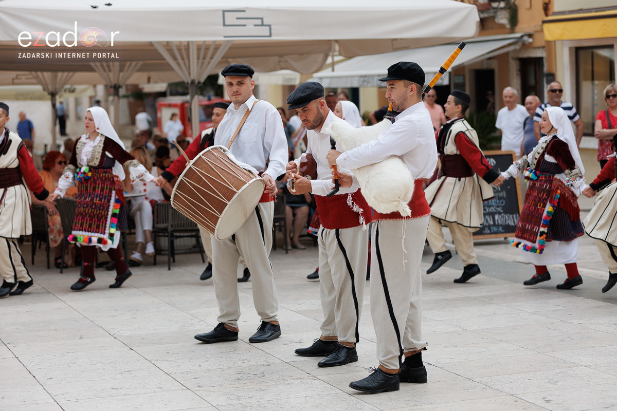 Smotra folklora Zadarske županije @ Narodni trg