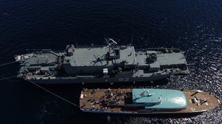 Zadarski podvodni arheolozi na istraživanju ostataka potopljenog aviona kod Visa Zadarski podvodni arheolozi na istraživanju ostataka potopljenog aviona kod Visa