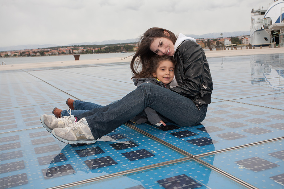 Top model Lorena Dias Terezinho i njena sestra Mara Dias, pronašle davno izgubljenu obitelj u Bibinjama, foto: Leo Banić Top model Lorena Dias Terezinho i njena sestra Mara Dias, pronašle davno izgubljenu obitelj u Bibinjama, foto: Leo Banić