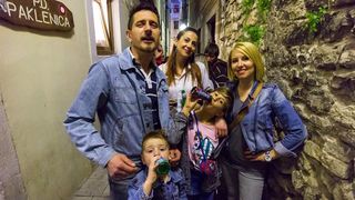 Otvorenje izložbe fotografija Mladena Radolovića Mrlje u PD Paklenica Otvorenje izložbe fotografija Mladena Radolovića Mrlje u PD Paklenica