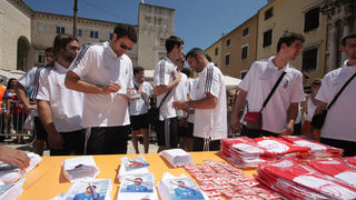 Hrvatska rukometna reprezentacija na Narodnom trgu (foto: Marin Gospić)