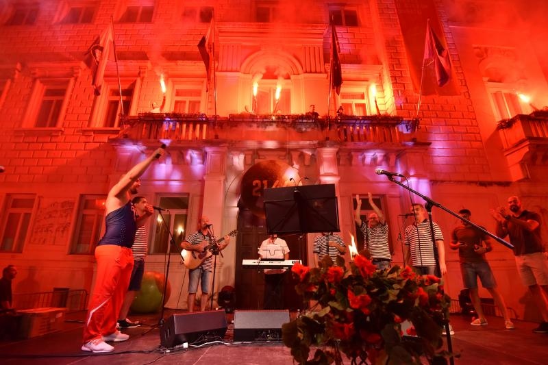 Svečani doček brončanog Stipe Žunića na Narodnom trgu