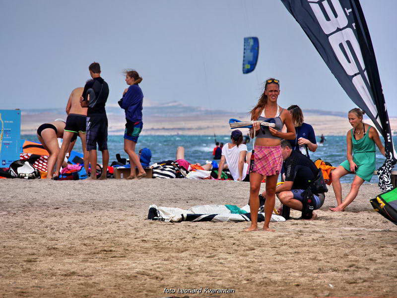 Kite surferi guštaju u Ninu