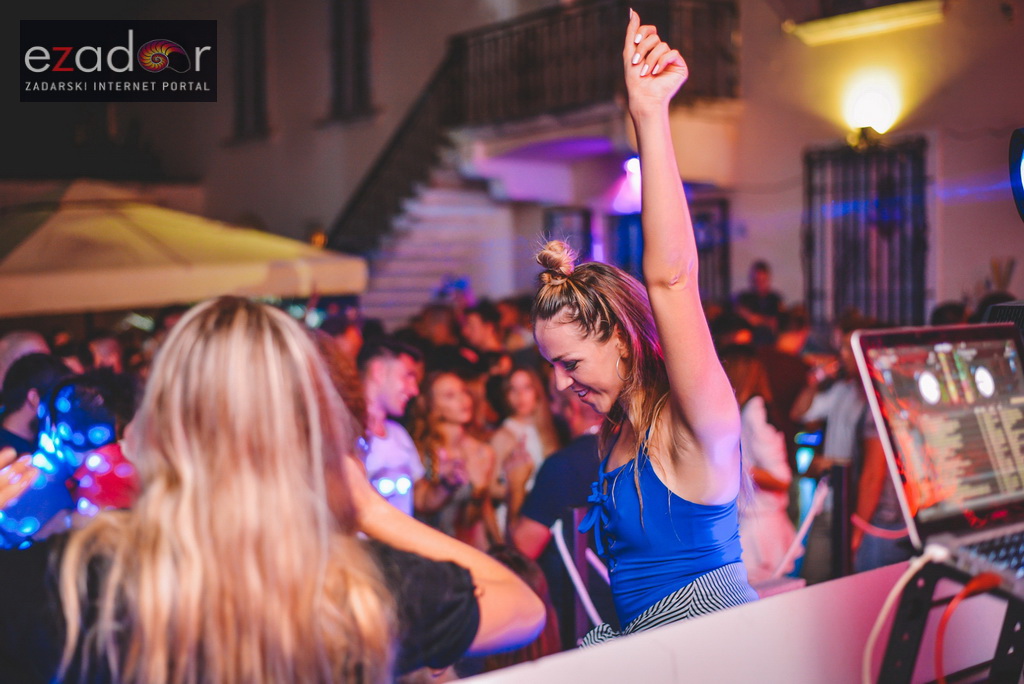 Saturday Night with DJ Dizzy @ Svarog Bar