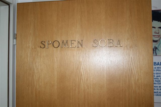 Udruga specijalaca domovinskog rata “Poskoci” Zadar obilježila je 20. obljetnicu pogiblje Svete Denona, pripadnika Specijalne jedinice “Poskoci” Zadar.