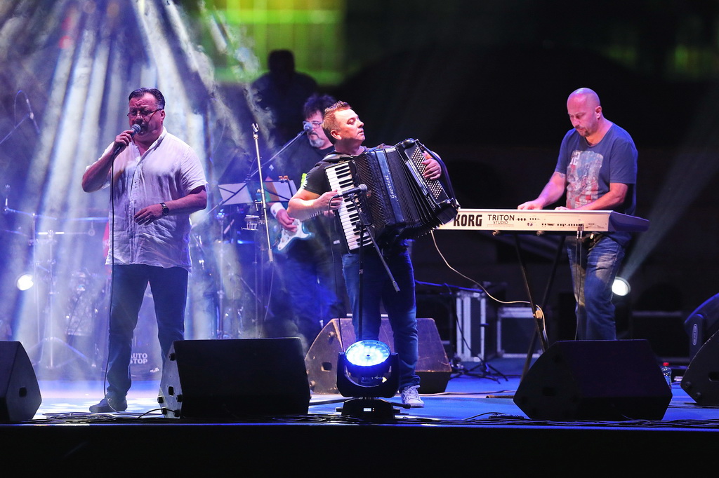 Halid Bešlić maestralno zaključio koncertnu sezonu u Biogradu na Moru