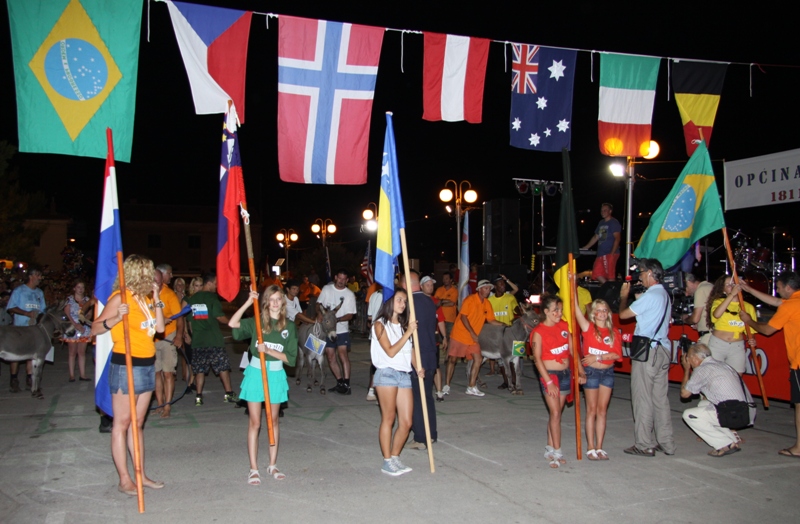 Tisno: 6. Međunarona “Trka tovarov”, Foto: Edin Kadić Tisno: 6. Međunarona “Trka tovarov”, Foto: Edin Kadić